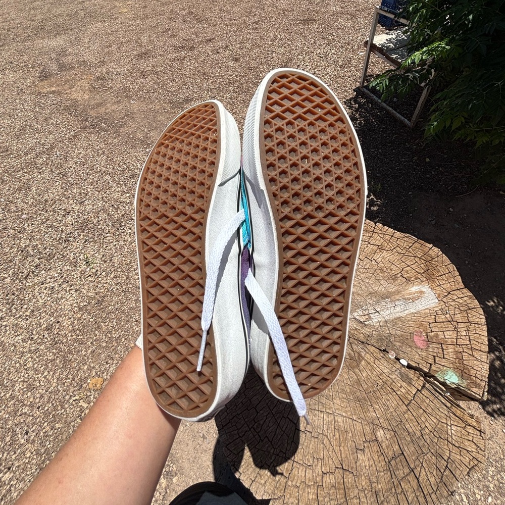 Vans - Picture 5 of 5